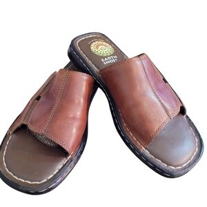 Earth Shoe leather slide sandals NWOT- 6.         U90